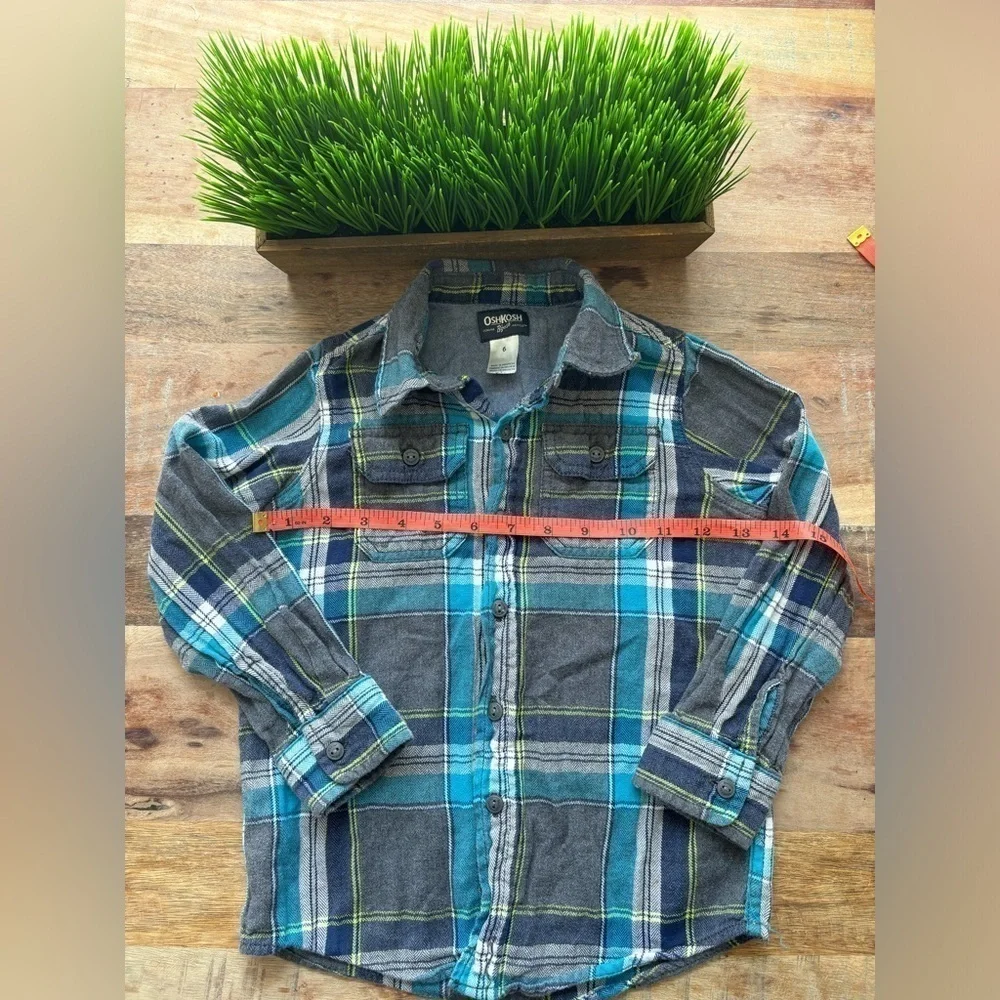 Oshkosh B’Gosh Size 6 Blue Plaid Button Down Flannel